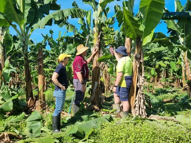 Stewart, Dan and Ingrid in field